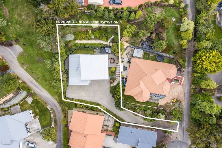 Photo of property in 18 Dalefield Drive, Cashmere, Christchurch, 8022