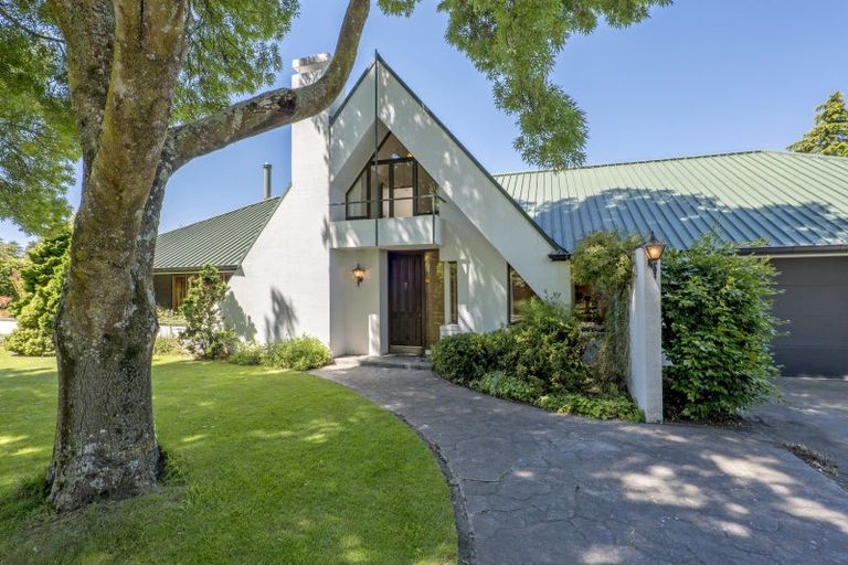 Photo of property in 13 Avoca Place, Darfield, 7510