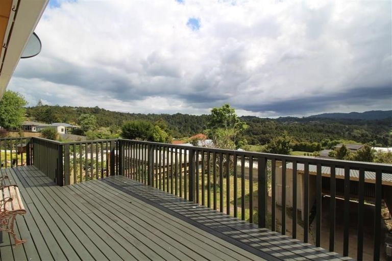 Photo of property in 21 Phillip Avenue, Glen Eden, Auckland, 0602