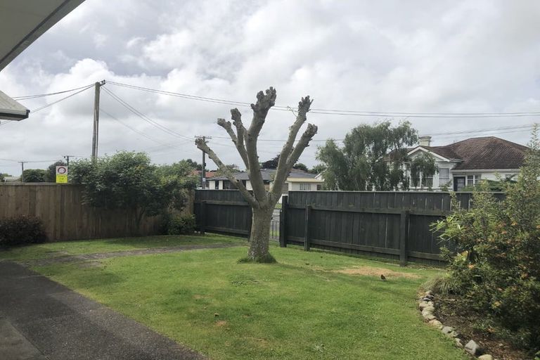 Photo of property in 1 Trafalgar Street, Levin, 5510