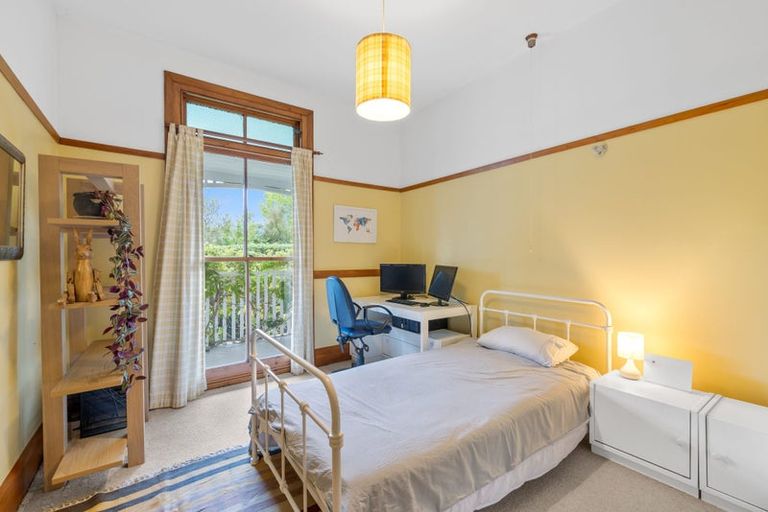 Photo of property in 93 Dyers Pass Road, Cashmere, Christchurch, 8022