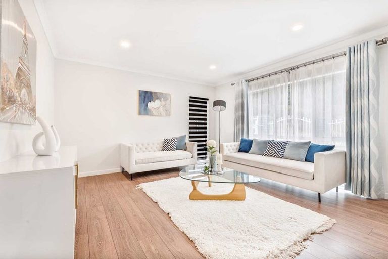 Photo of property in 27 Casheltown Way, Flat Bush, Auckland, 2019