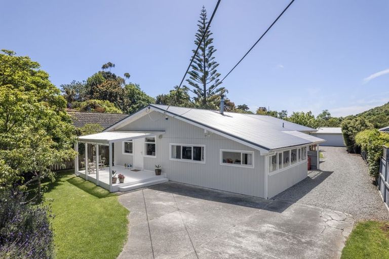 Photo of property in 105 Leinster Avenue, Raumati South, Paraparaumu, 5032