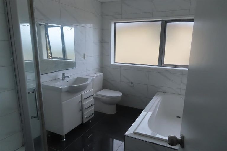 Photo of property in 44d Mountain Road, Mangere Bridge, Auckland, 2022