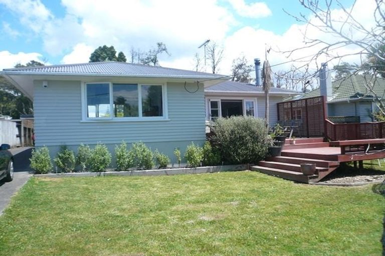 Photo of property in 125 Atkinson Road, Titirangi, Auckland, 0604