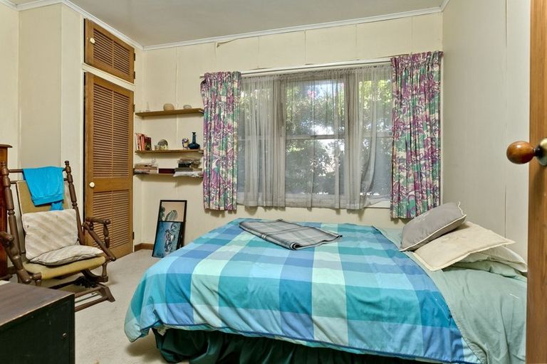 Photo of property in 1/13 Eversleigh Road, Belmont, Auckland, 0622
