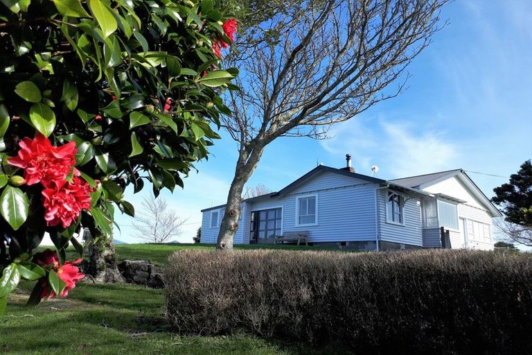 Photo of property in 1397 Egmont Road, Egmont Village, Inglewood, 4386