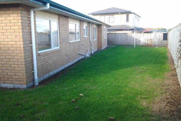 Photo of property in 15 Hocken Place, Mangere Bridge, Auckland, 2022