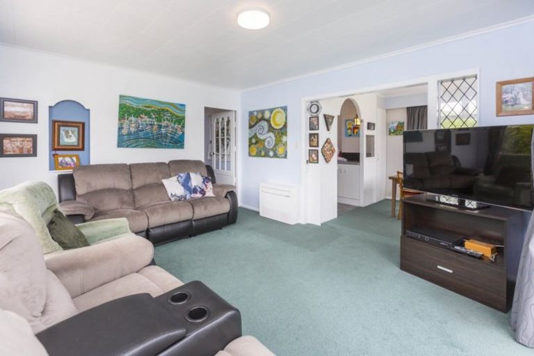 Photo of property in 5 Parera Grove, Heretaunga, Upper Hutt, 5018