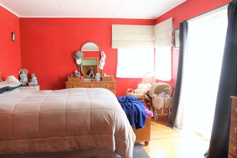 Photo of property in 90 Tiro Tiro Road, Levin, 5510