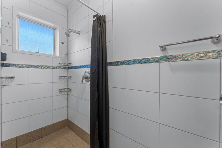 Photo of property in 31 Barlow Place, Chatswood, Auckland, 0626