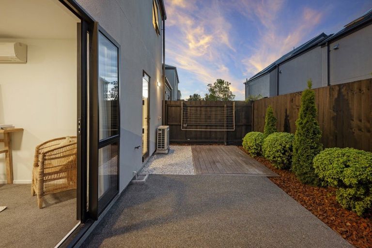 Photo of property in 2/21 Hills Road, Edgeware, Christchurch, 8013