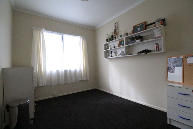 Photo of property in 1/380 West Coast Road, Glen Eden, Auckland, 0602