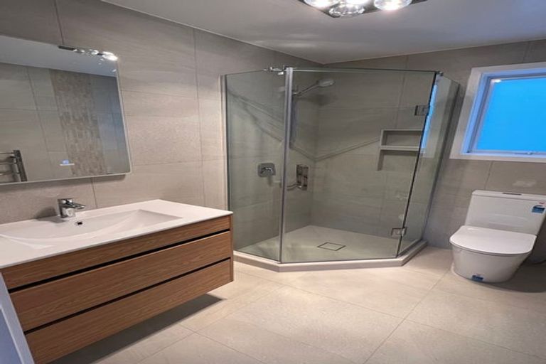 Photo of property in 62a Vandeleur Avenue, Birkdale, Auckland, 0626