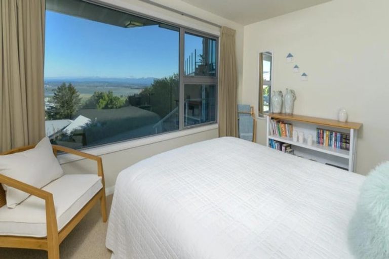 Photo of property in 28 Commodore Place, Britannia Heights, Nelson, 7010