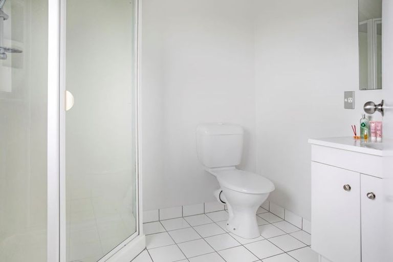 Photo of property in 2/148 Pigeon Mountain Road, Half Moon Bay, Auckland, 2012