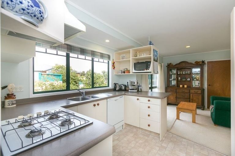 Photo of property in 6 Pararewa Drive, Whalers Gate, New Plymouth, 4310
