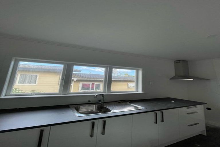 Photo of property in 4153 Great North Road, Glen Eden, Auckland, 0602