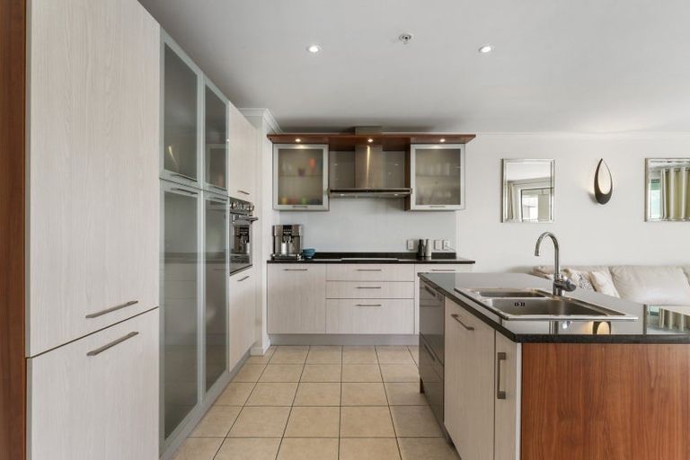 Photo of property in 210/136 Marine Parade, Mount Maunganui, 3116