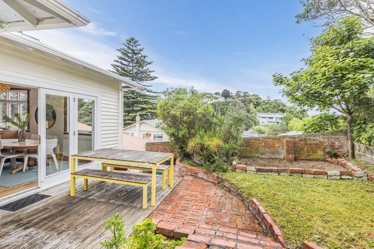 Photo of property in 9 Finnimore Terrace, Vogeltown, Wellington, 6021