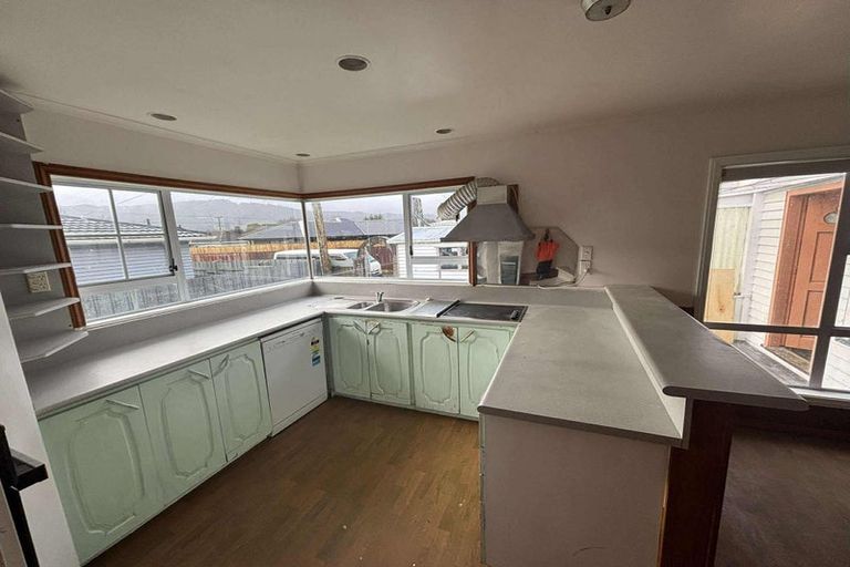 Photo of property in 167b Wainuiomata Road, Wainuiomata, Lower Hutt, 5014