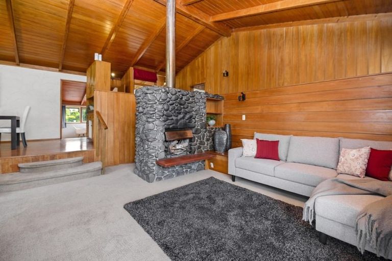 Photo of property in 112 Tiroroa Avenue, Te Atatu South, Auckland, 0610