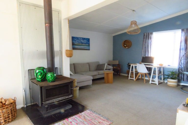 Photo of property in 153 Peel Street, Westport, 7825