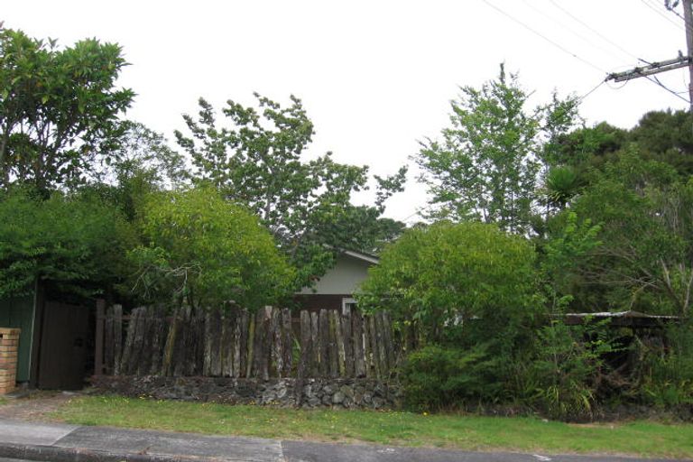 Photo of property in 48 Saffron Street, Birkdale, Auckland, 0626