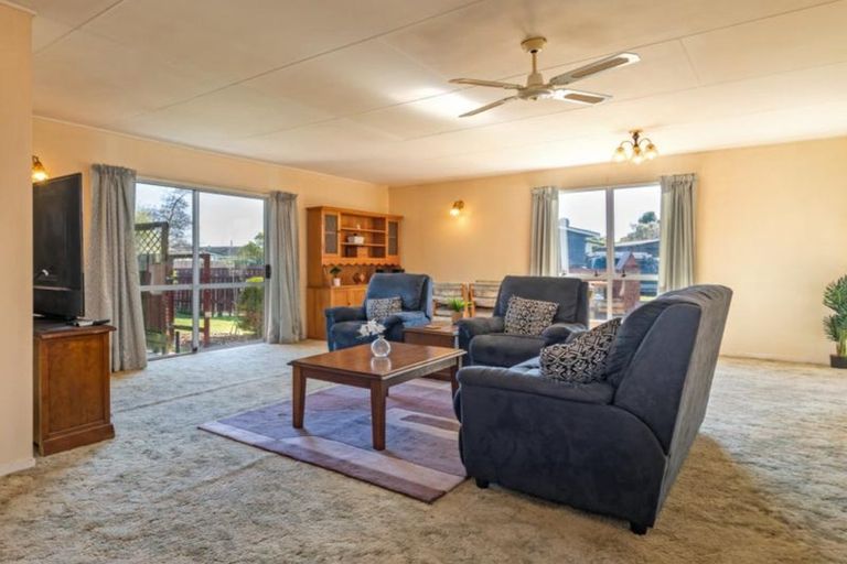 Photo of property in 38 Acacia Street, Kelvin Grove, Palmerston North, 4414