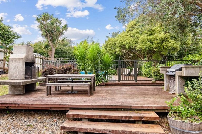 Photo of property in 39 Dale Road, Raumati South, Paraparaumu, 5032