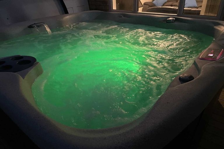 Photo of property in 2 Cathcart Close, Pukekohe, 2120