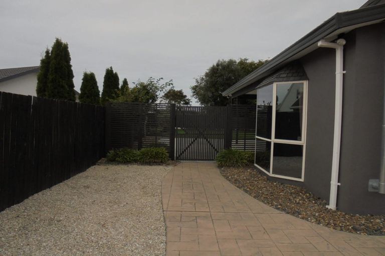 Photo of property in 39 Beauford Place, Parklands, Christchurch, 8083