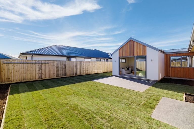 Photo of property in 8 Waterford Farm Road, Halswell, Christchurch, 8025