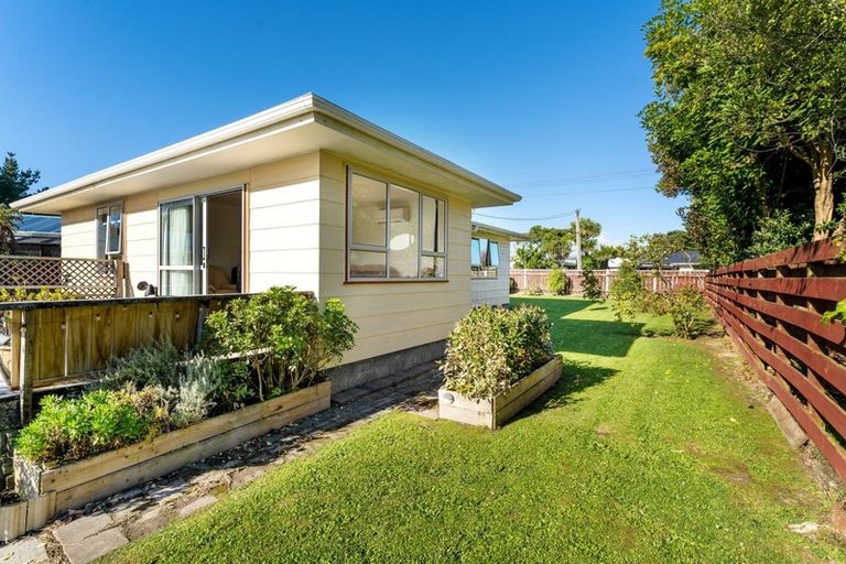 Photo of property in 84 Atkinson Avenue, Otaki Beach, Otaki, 5512