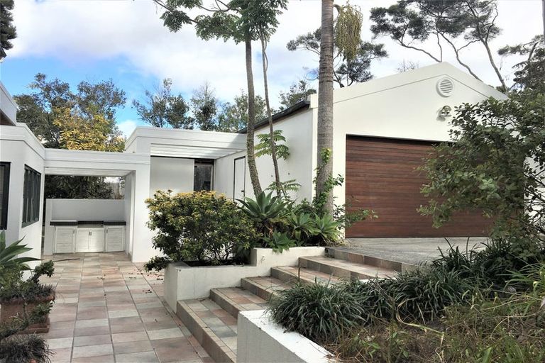 Photo of property in 7 Chatham Avenue, Paremoremo, Auckland, 0632