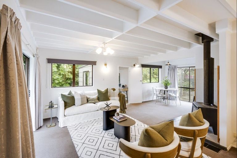 Photo of property in 141 Tait Drive, Greenmeadows, Napier, 4112