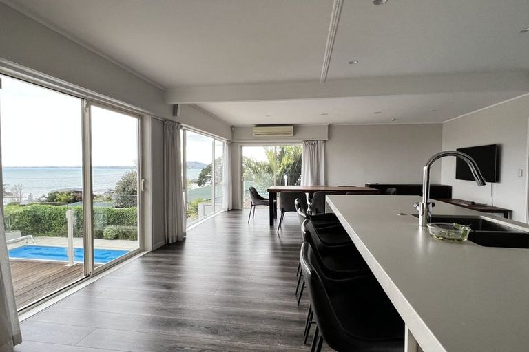 Photo of property in 2a Eastcliffe Road, Castor Bay, Auckland, 0620