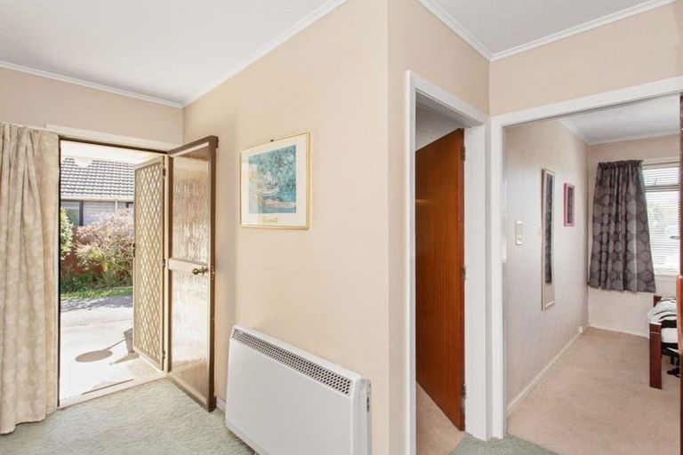 Photo of property in 15 Emlyn Place, Avondale, Christchurch, 8061