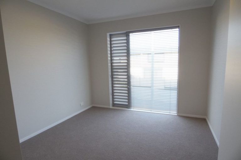 Photo of property in 32 Wallace Road, Hobsonville, Auckland, 0616