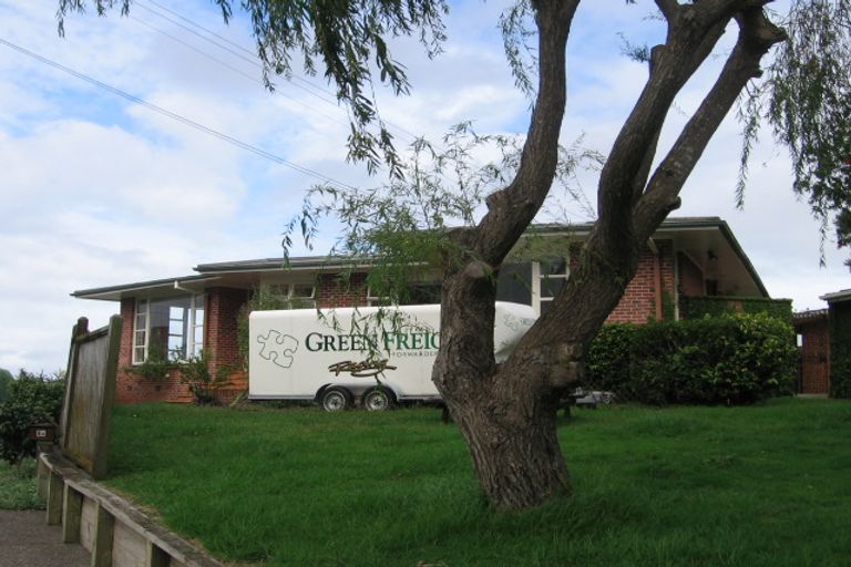 Photo of property in 10 Ava Avenue, Titirangi, Auckland, 0604