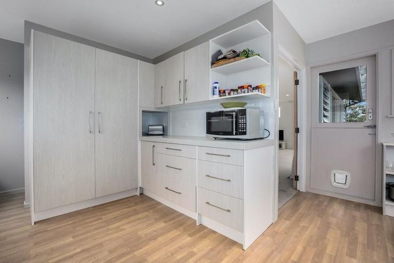 Photo of property in 15 Tawa Street, Waikanae, 5036