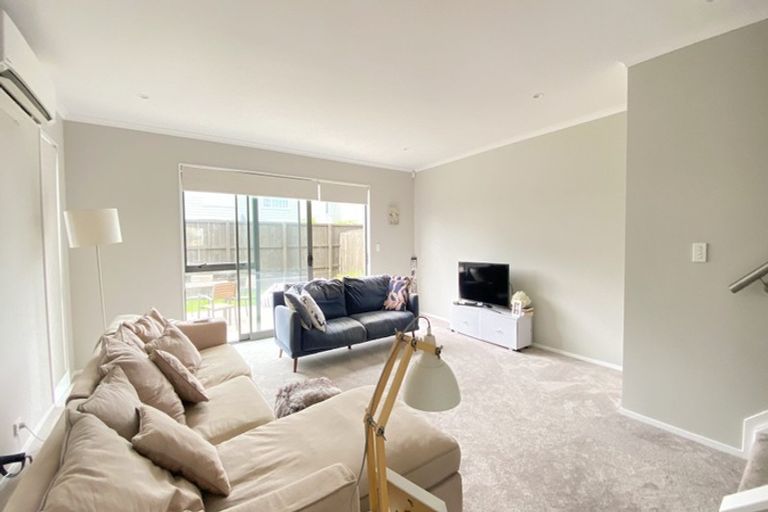 Photo of property in 57 Glidepath Road, Hobsonville, Auckland, 0616