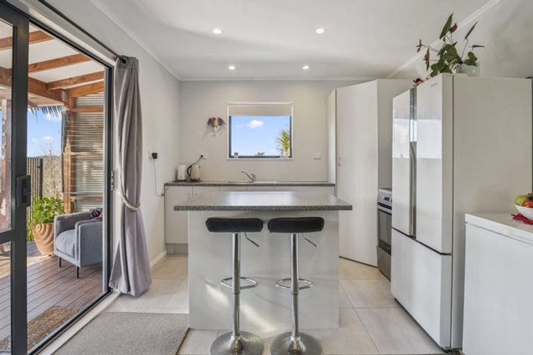 Photo of property in 82 Pinchgut Road, Kaukapakapa, 0873