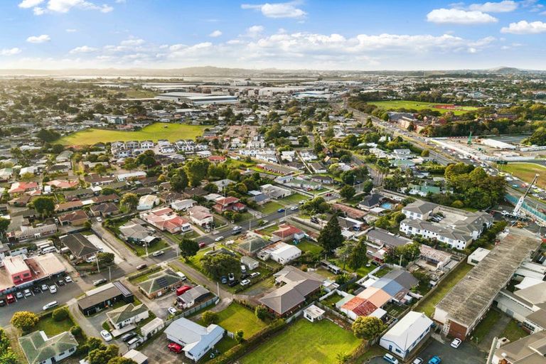 Photo of property in 80 Rosella Road, Mangere East, Auckland, 2024