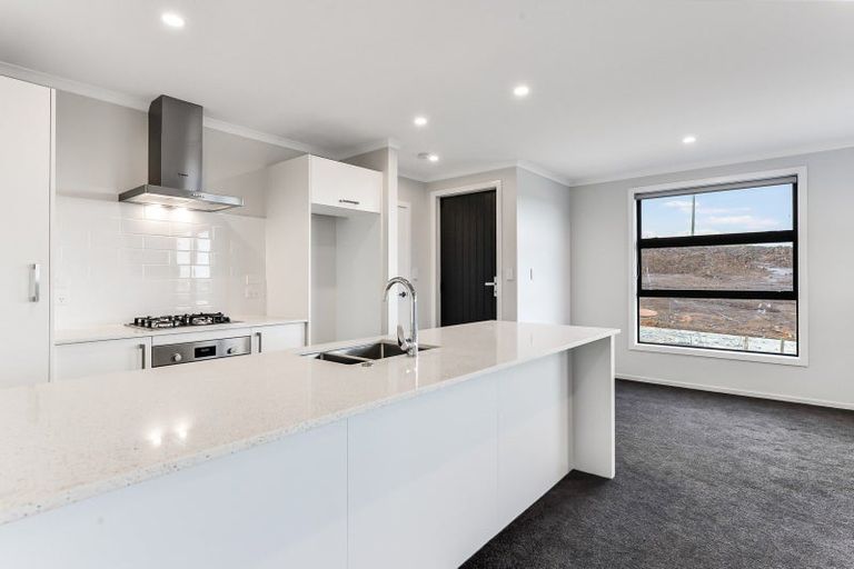 Photo of property in 73 Waruhia Crescent, Rototuna North, 3281