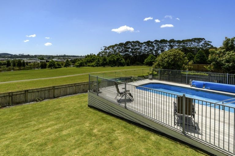 Photo of property in 162 Lakes Boulevard, Pyes Pa, Tauranga, 3112