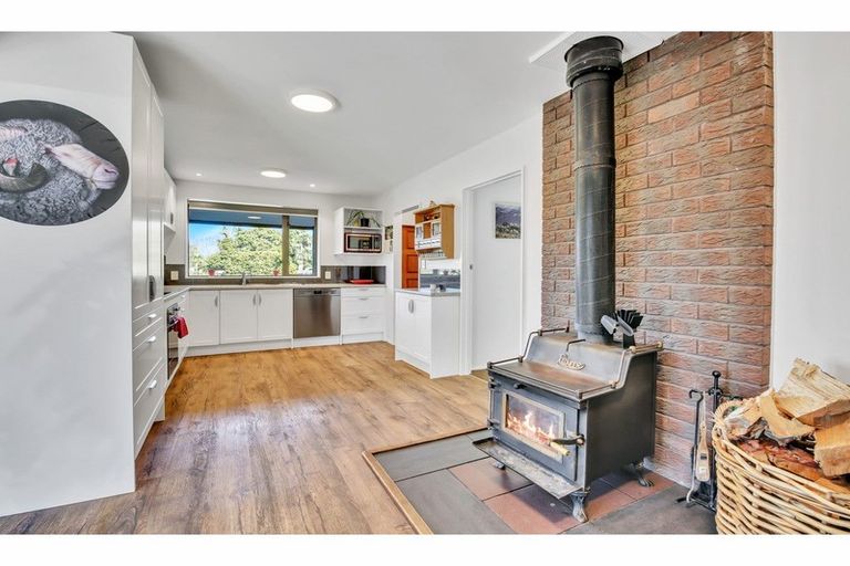 Photo of property in 3056 Coaltrack Road, Coalgate, 7673