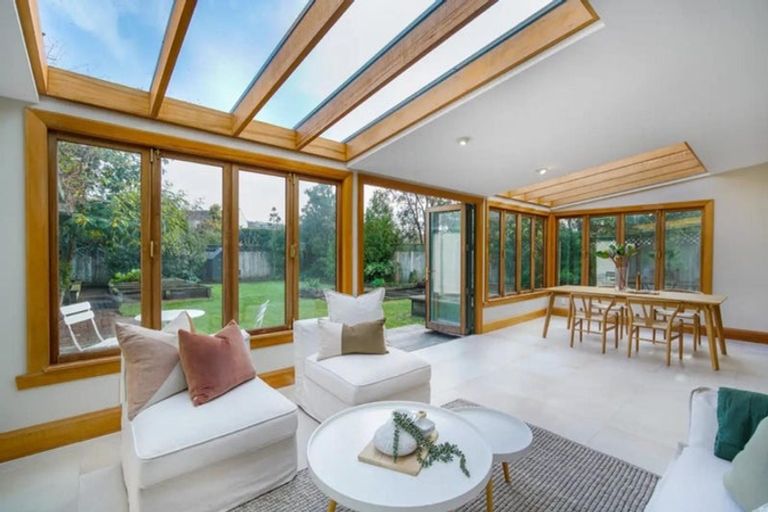 Photo of property in 4 Cliff Street, Moncks Bay, Christchurch, 8081