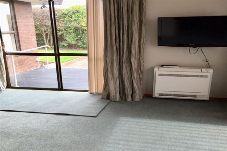 Photo of property in 1/8 Tuscany Place, Beckenham, Christchurch, 8023