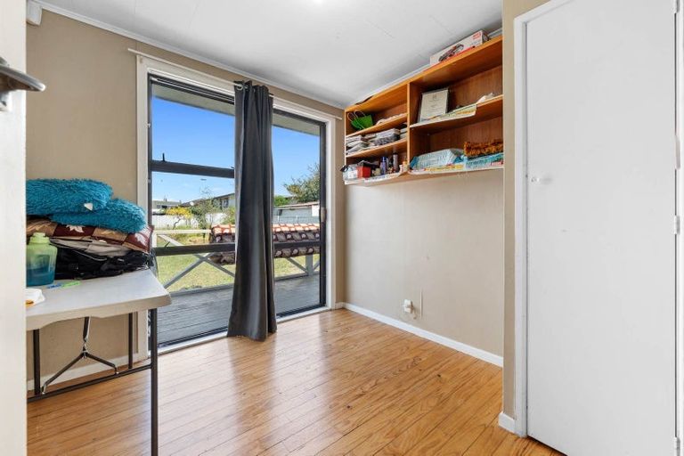 Photo of property in 12 Ussher Place, Pakuranga Heights, Auckland, 2010